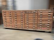 Apotheekkast met 36 laden uit beukenhout en Padouk.