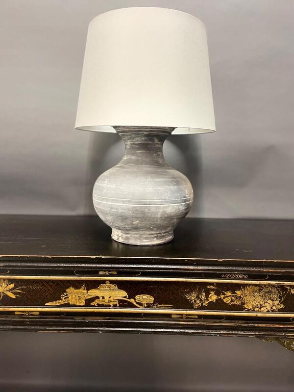 Han lamp in grijs en terracotta kleur 