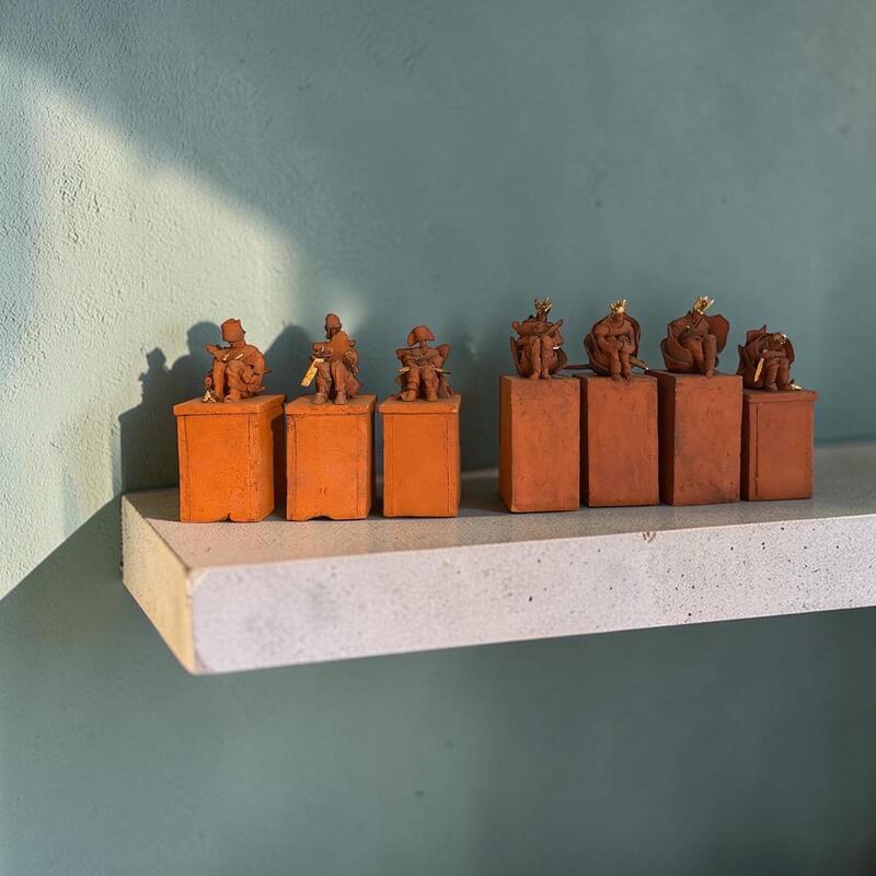 Keramiek set van 7x verschillende beeldjes 