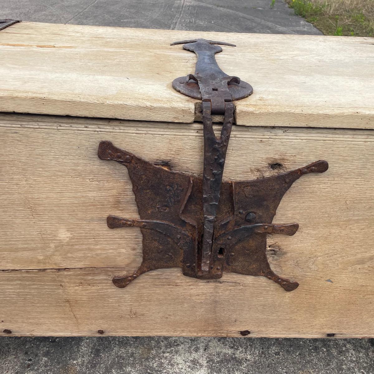 Mooie afgewassen kist uit Duitsland ca 1800