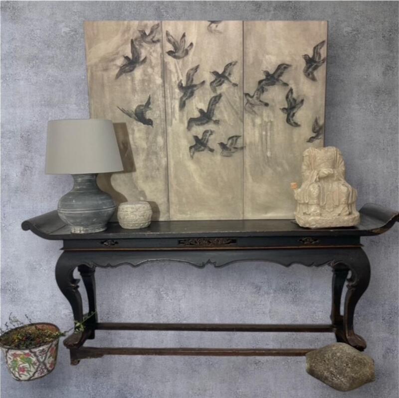 Sidetable China in black patina.