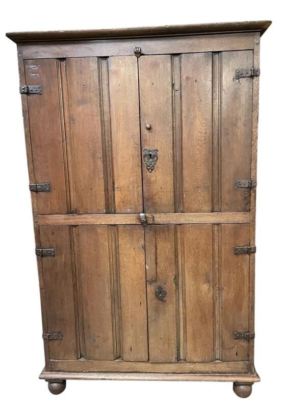 Spanish kitchen cabinet with four doors