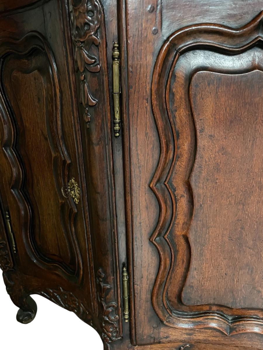 Vlaamse dressoir, gebombardeerd vierdeurs 