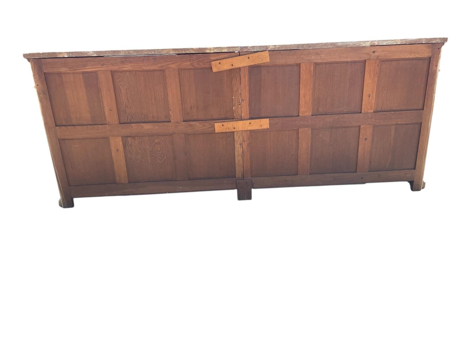 Vlaamse lange dressoir met laden en deuren met Marmer uit België in perfecte staat 